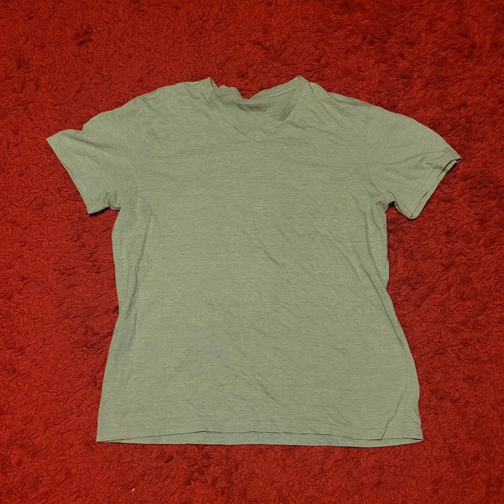 Green public opinion v neck teeshirt women's size XL